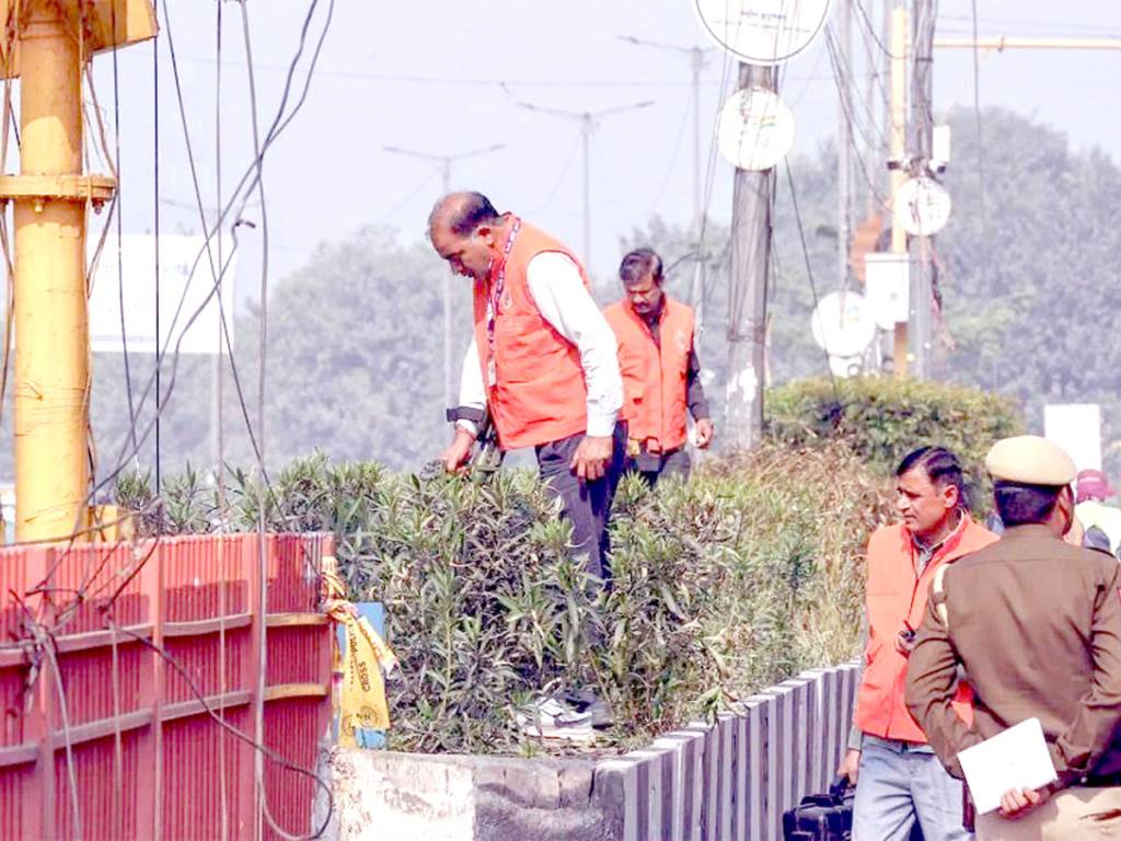 Delhi Bomb Blast 9mm cartridges recovered pistol not found from blast site